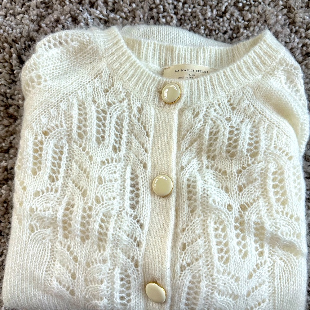 Sézane ivory cardigan/size S with very slightly used.